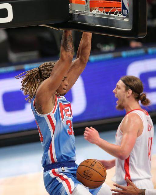 爱游戏体育入口-篮网内线众“星”云集 决胜时刻却依旧是小鬼当家？